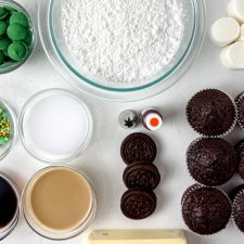 Leprechaun Irish Cream Buttercream Cupcakes