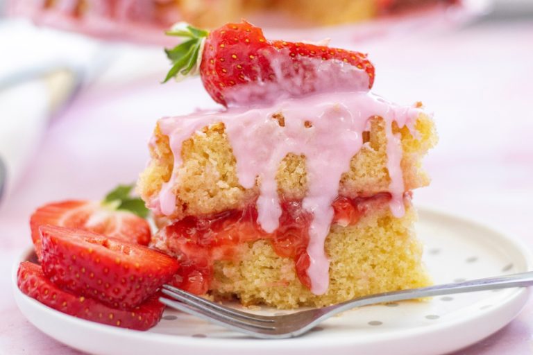 Vanilla Strawberry Cake