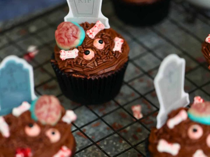 Zombie cupcakes
