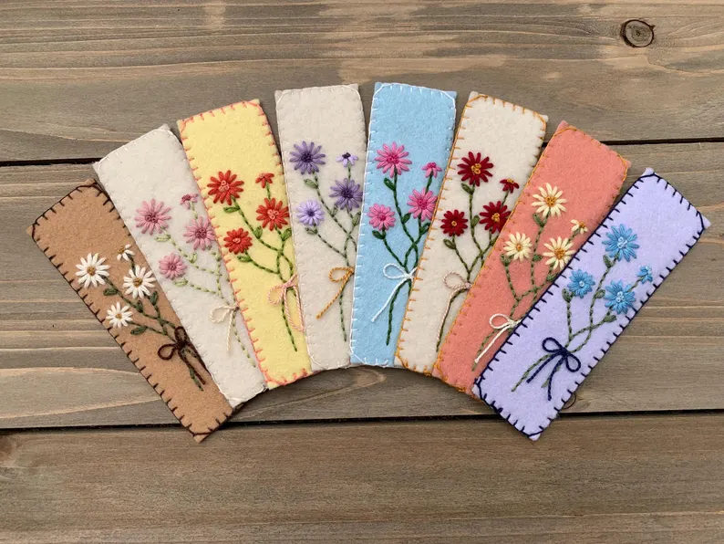 Hand Embroidered Felt Daisy Bouquet Mini Bookmark Etsy