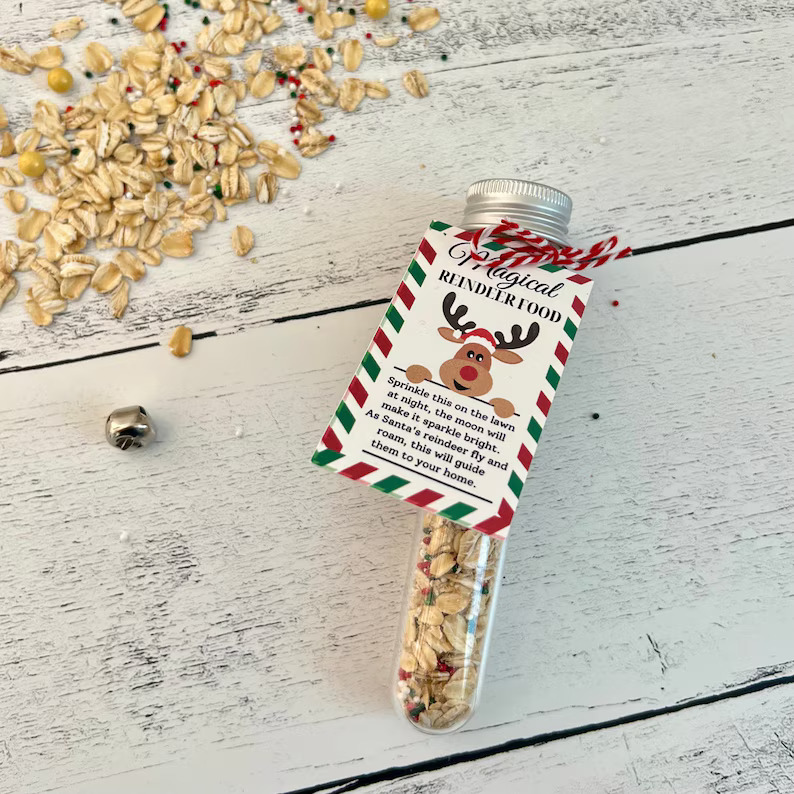 "Magical Reindeer Food" tag with instructions and a reindeer illustration, perfect for Christmas Eve.