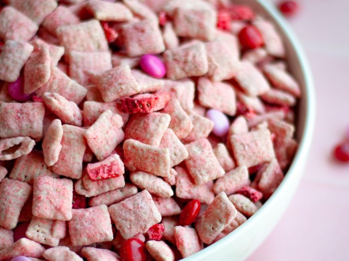 Strawberry Valentine Puppy Chow