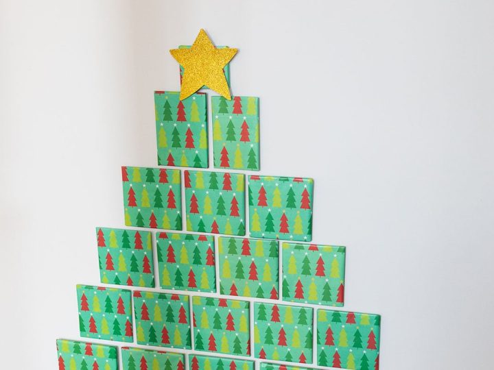 Book Christmas Tree